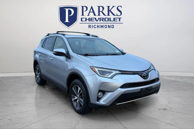 Used 2018 Silver Toyota XLE image 1