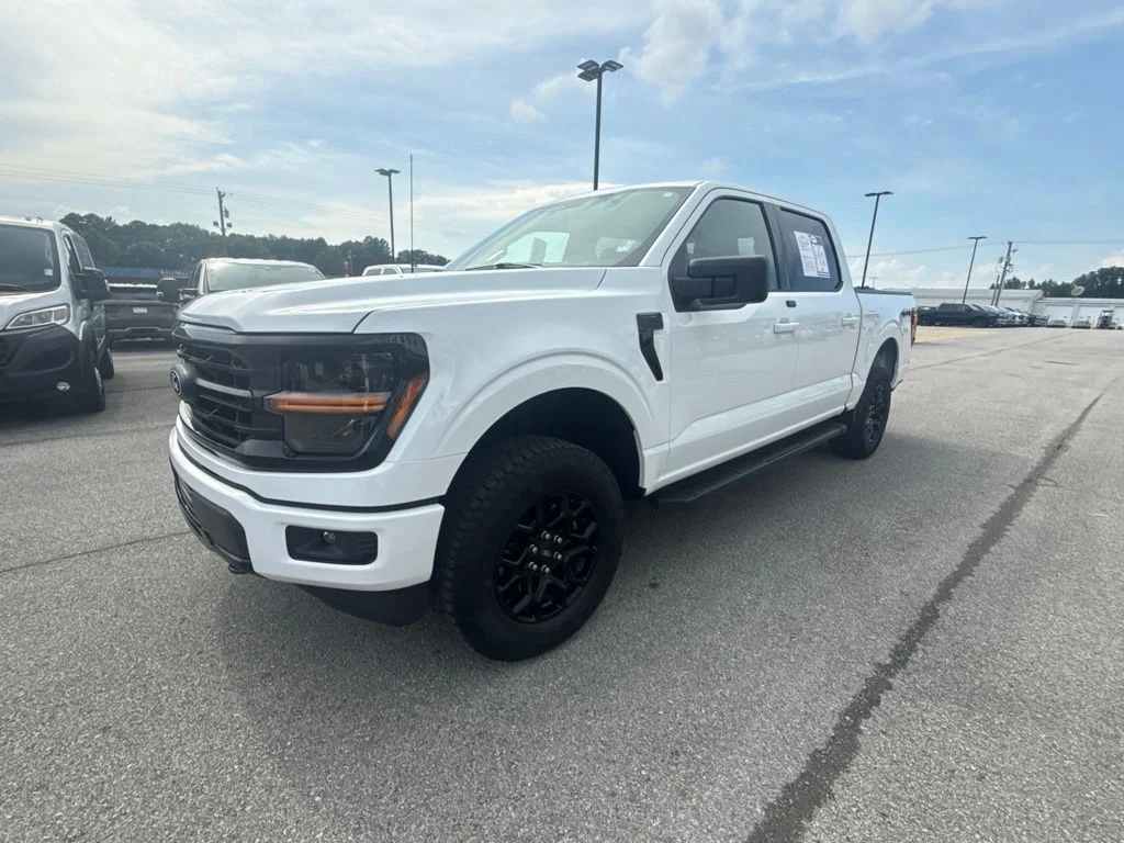 Used 2025 White Ford XLT image 4