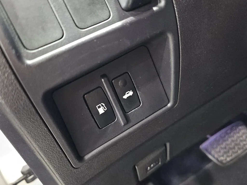Used 2011 White Lexus 250 image 16