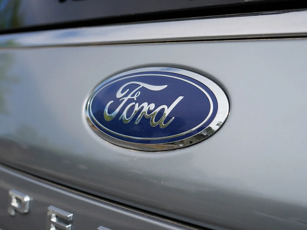 Used 2024 Silver Metallic Ford XLT image 9