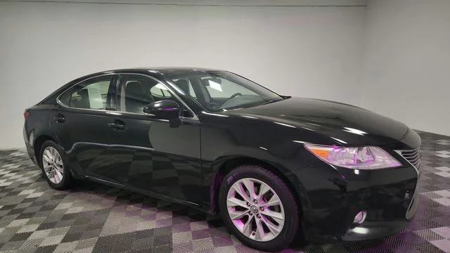 Used 2015 Silver Lexus 350 image 9