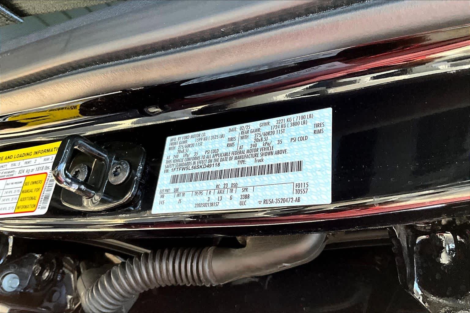 Used 2025 Agate Black Metallic Ford LARIAT image 36