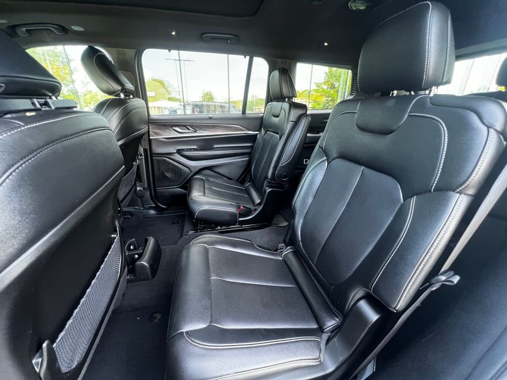 Used 2024 Silver Jeep Limited image 21