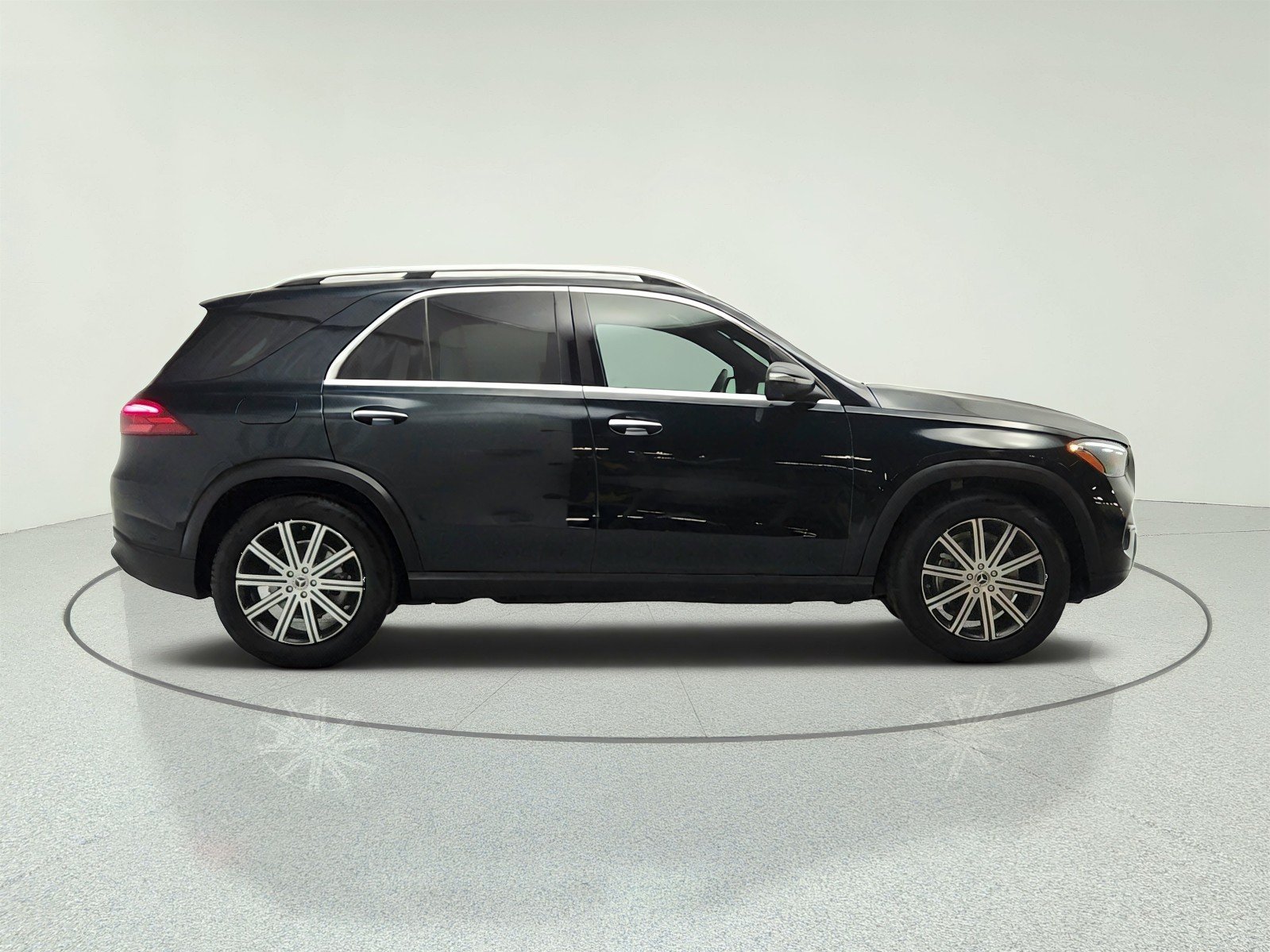 Certified Used 2024 Emerald Green Metallic Mercedes-Benz GLE 350 image 4