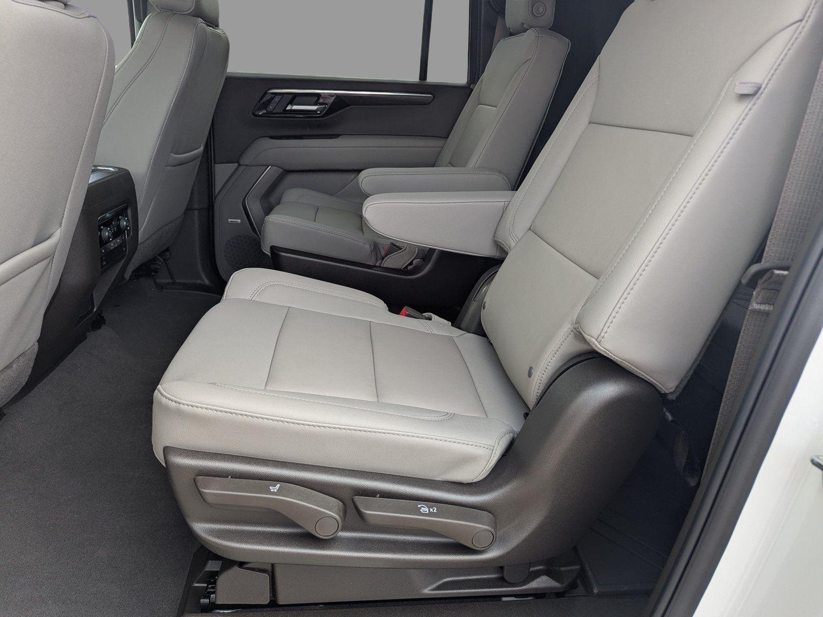 2026 Chevrolet Suburban LT - Photo 12