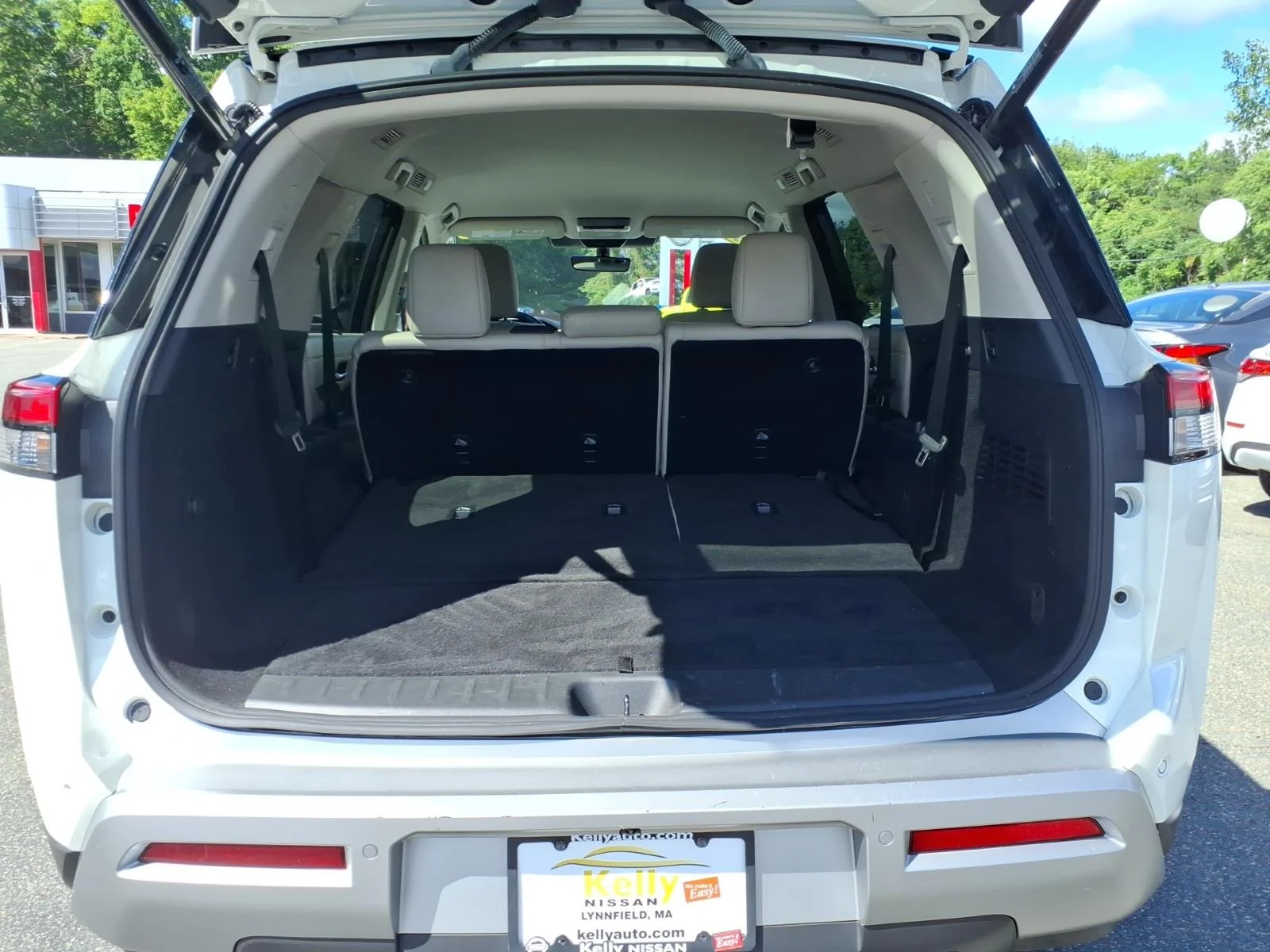 Certified Used 2024 Pearl White Tricoat Nissan SL image 16