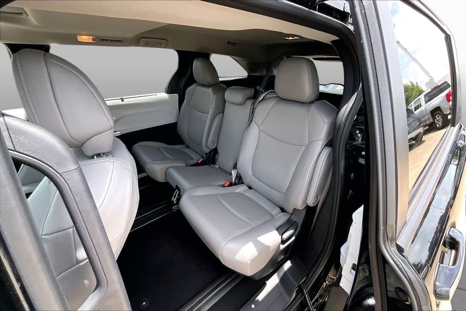 Used 2025 Midnight Black Metallic Toyota XLE image 19