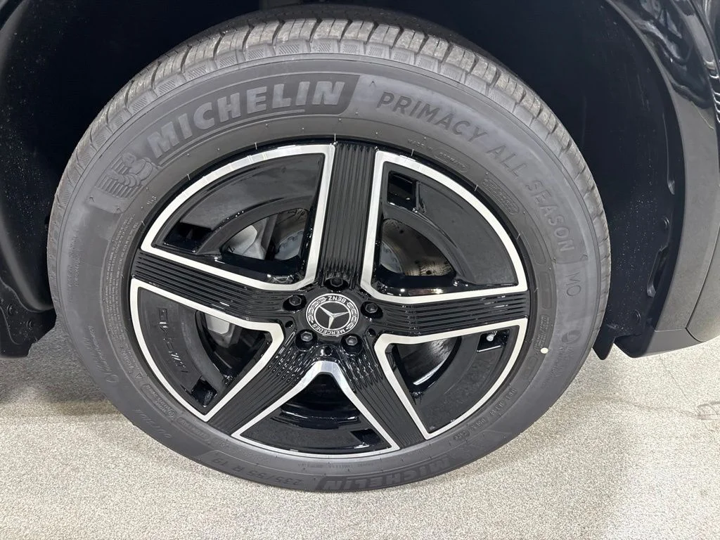 New 2027 Black Mercedes-Benz GLC 300 image 49