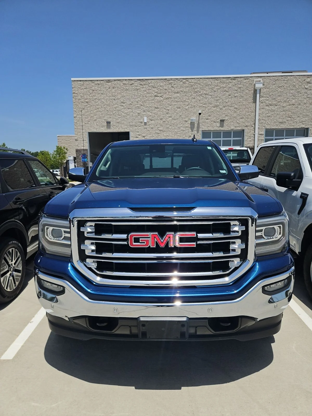 2018 GMC Sierra 4WD Crew Cab Short Box SLT's photo