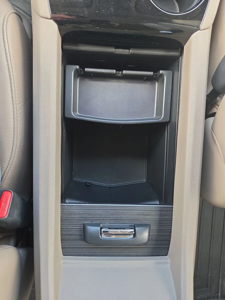 Used 2016 White Honda Touring image 51