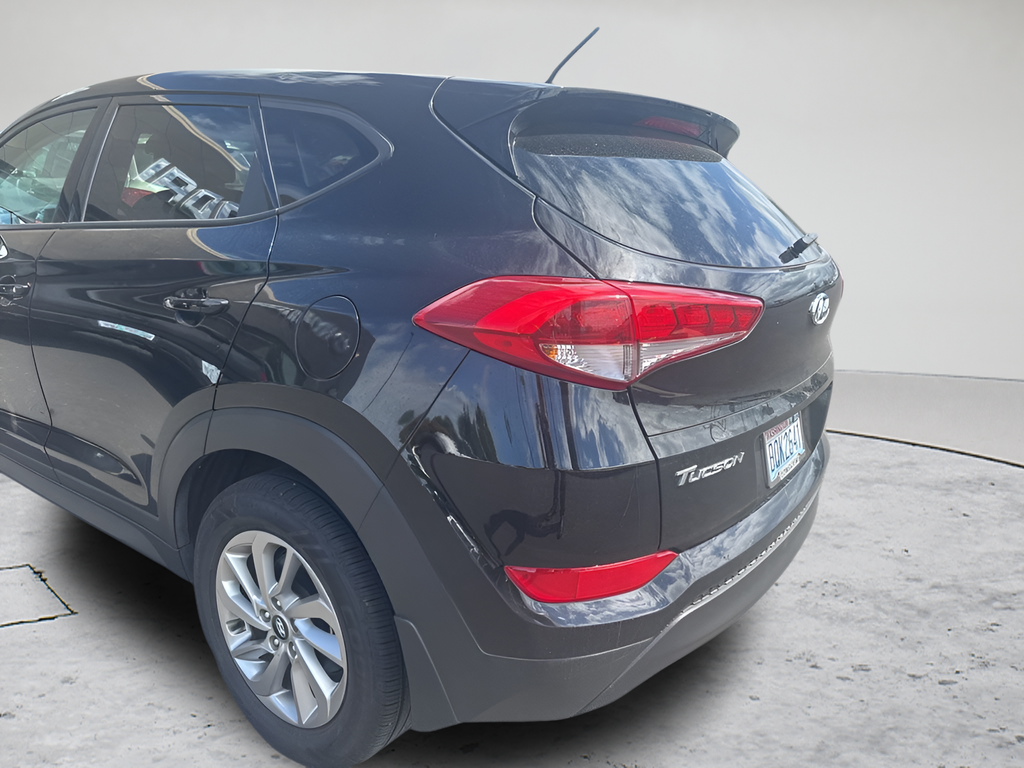 Used 2017 Black Noir Pearl Hyundai SE image 10