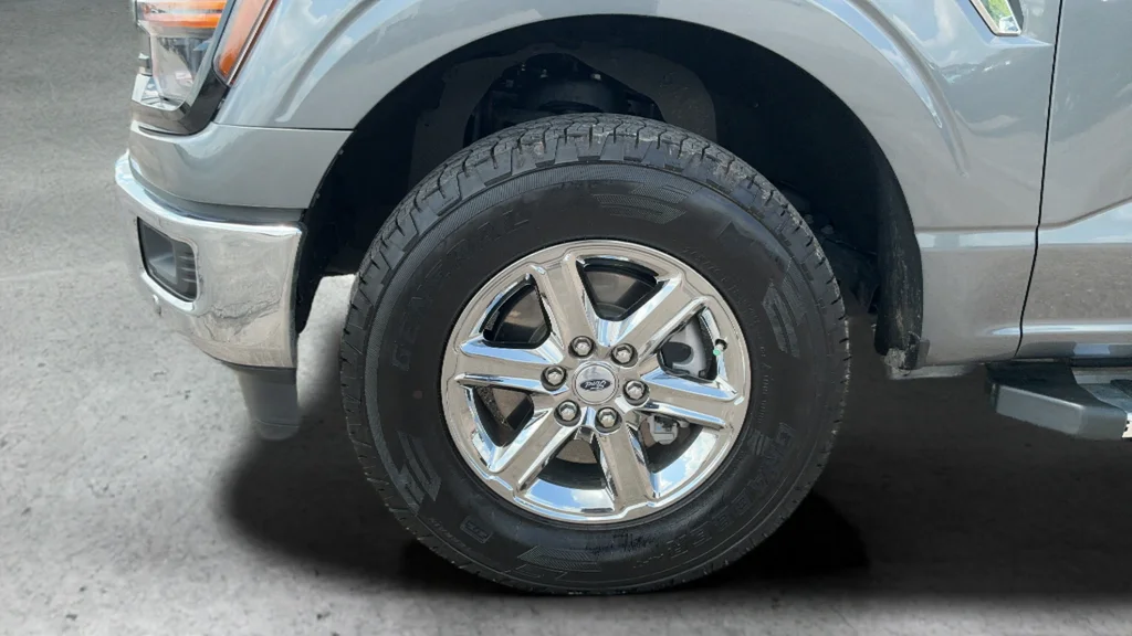 Used 2024 Gray Ford XLT image 26