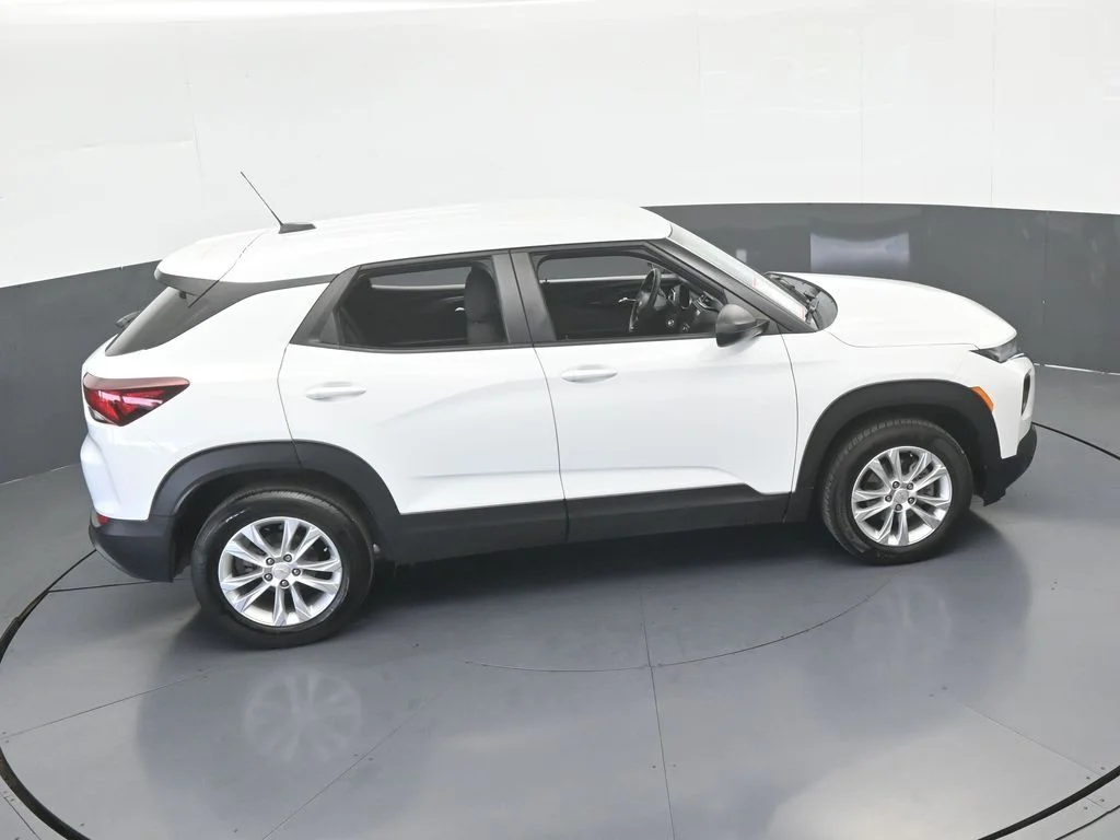Used 2023 Summit White Chevrolet LS image 46