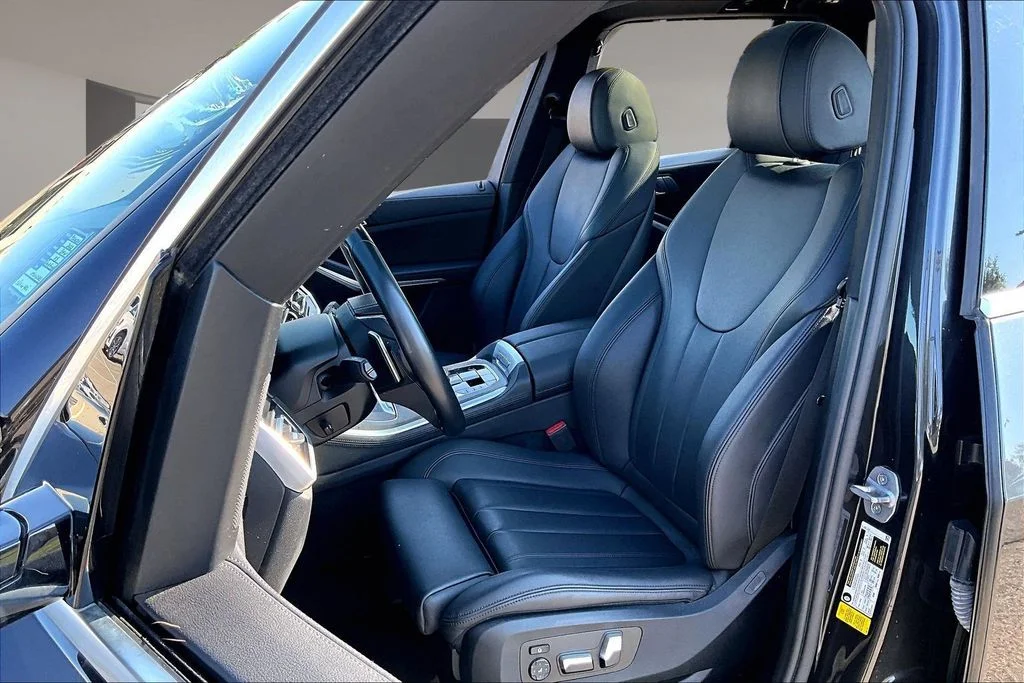 Used 2022 Gray BMW sDrive40i image 27