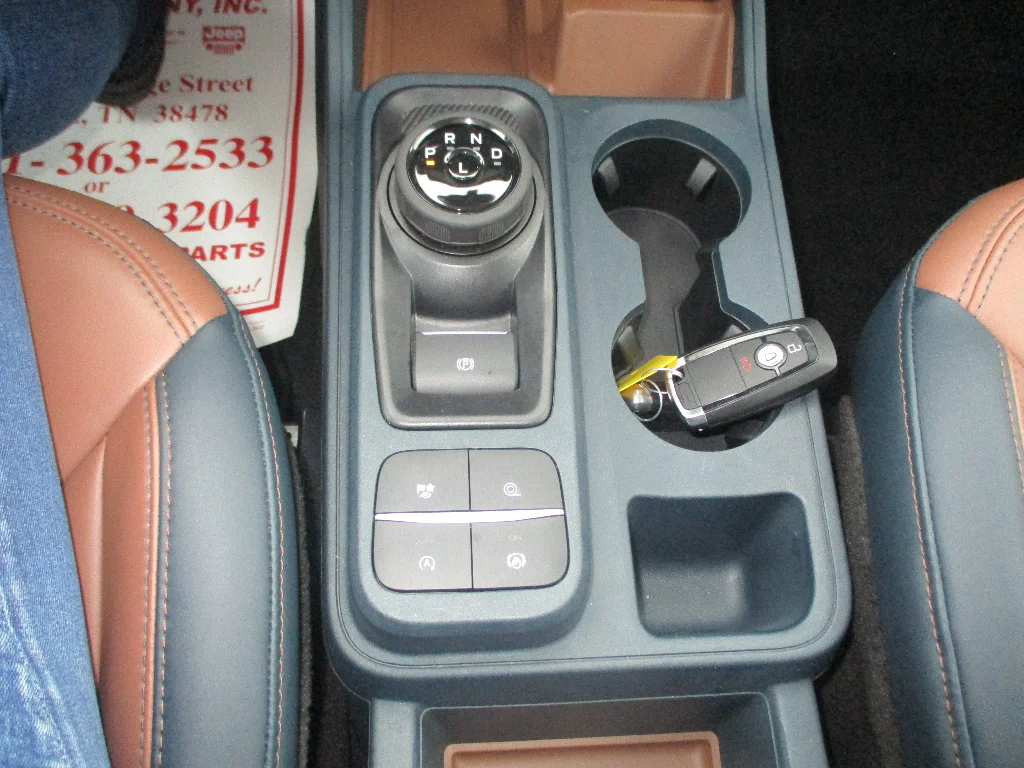 Used 2022 Velocity Blue Metallic Ford Lariat image 11