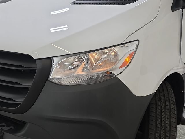 Used 2022 White Mercedes-Benz Passenger 144 WB image 30