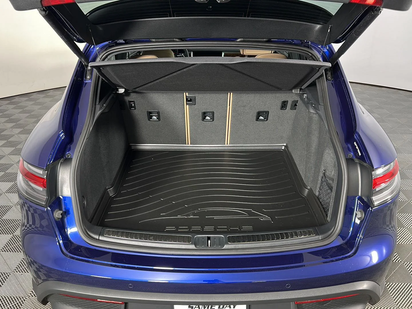 Used 2026 Gentian Blue Metallic Porsche Base image 28