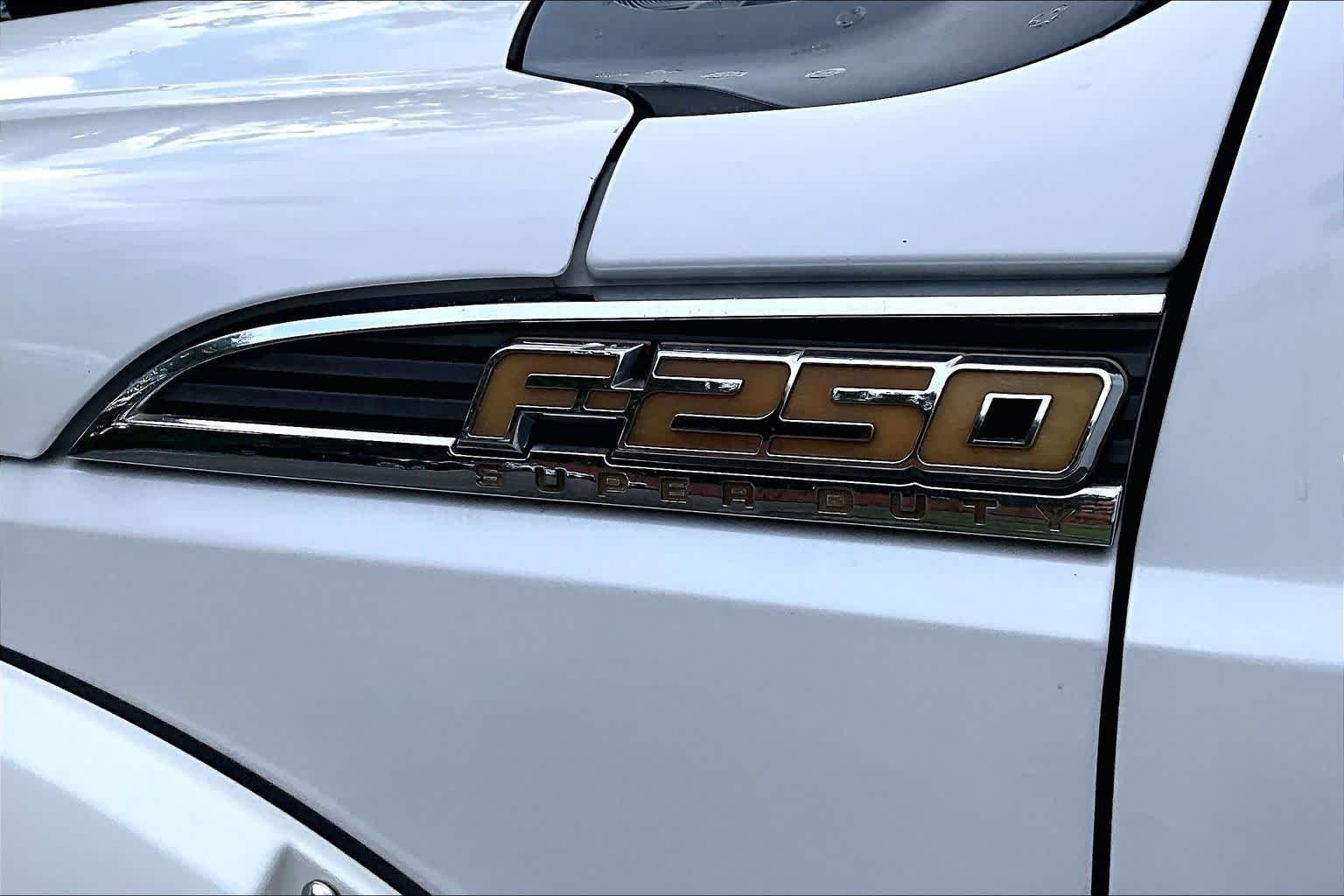 Used 2014 White Platinum Metallic Tri-Coat Ford Lariat image 9