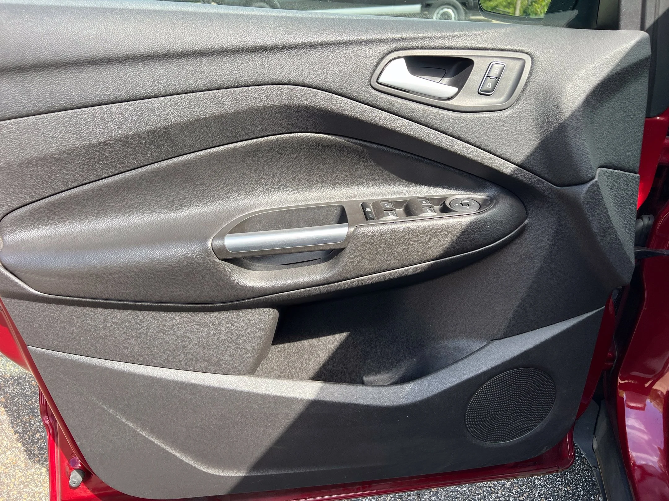 Used 2013 Ruby Red Ford SE image 13