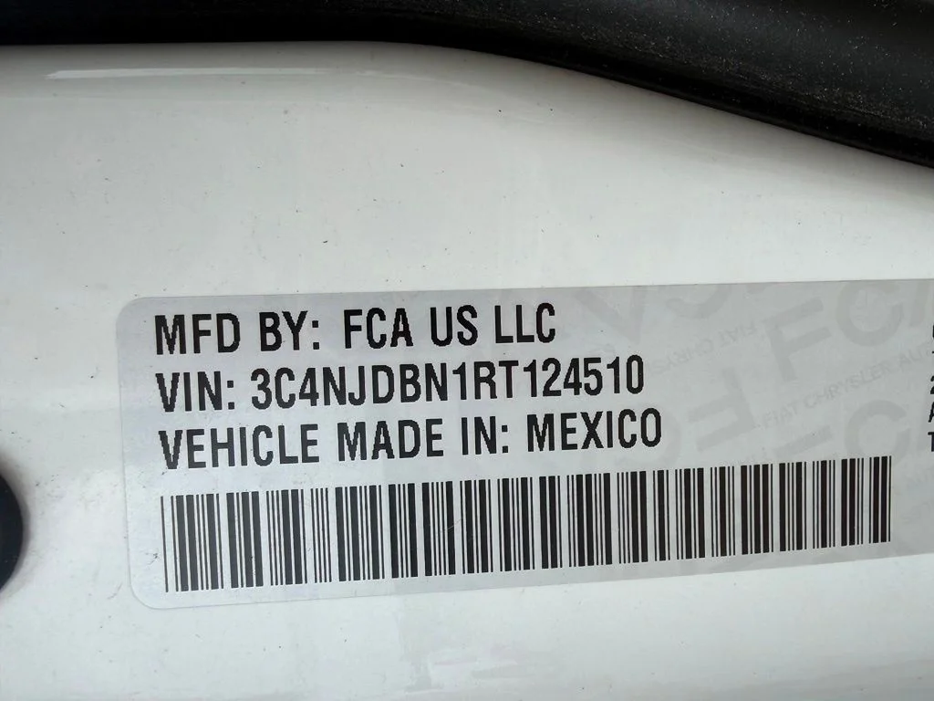 Used 2024 White Jeep Latitude image 57