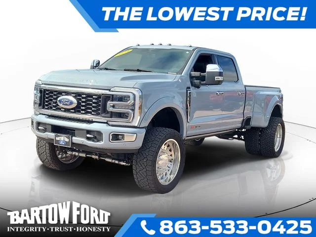 Used 2024 Gray Ford Platinum image 1