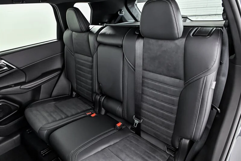 New 2026 Graphite Gray Metallic Mitsubishi LE 1.5T 2WD image 14