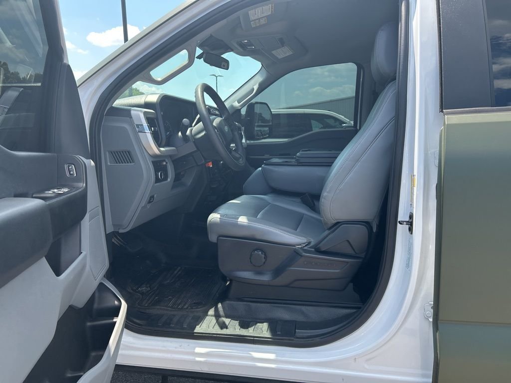 Used 2024 White Ford XL image 13