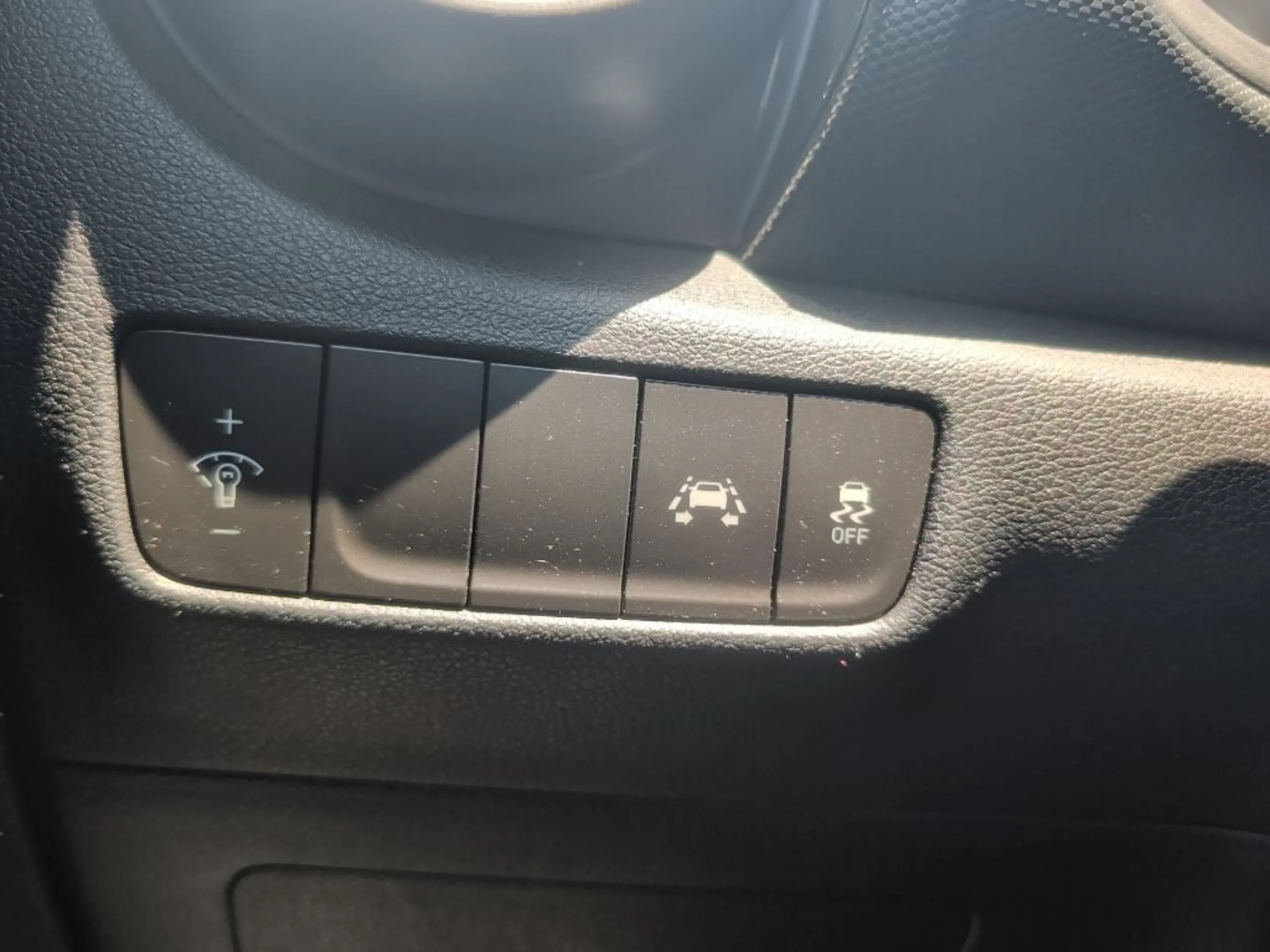 Used 2019 Thunder Gray Hyundai SE image 25