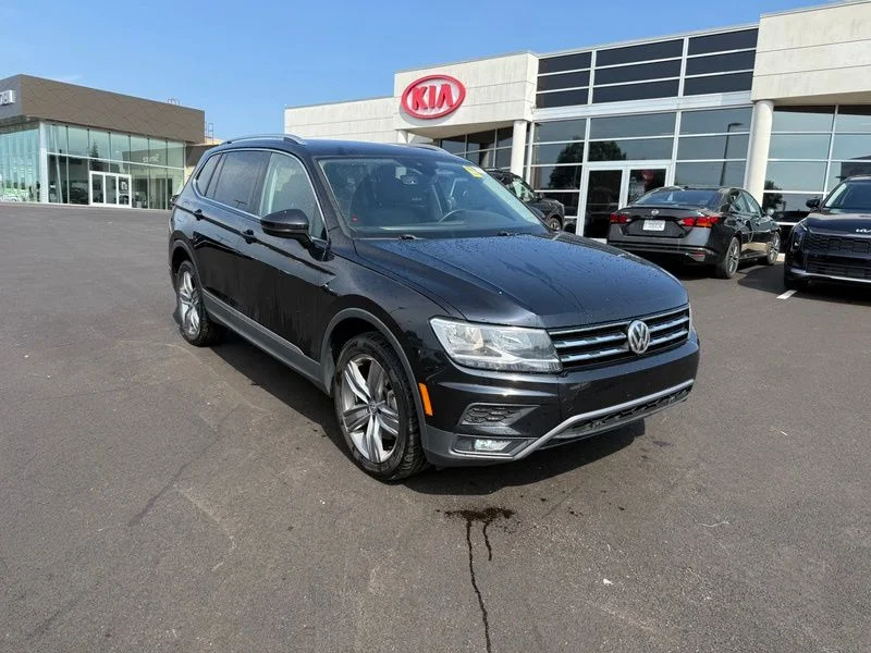 Used 2021 Black Volkswagen 2.0T SEL image 4