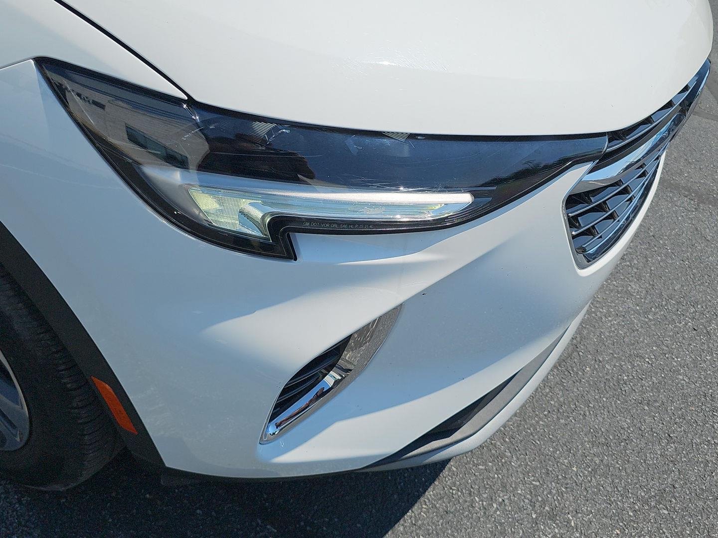Used 2023 SUMMIT WHITE Buick Essence image 29