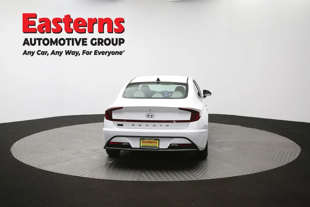Used 2023 White Hyundai SE image 37