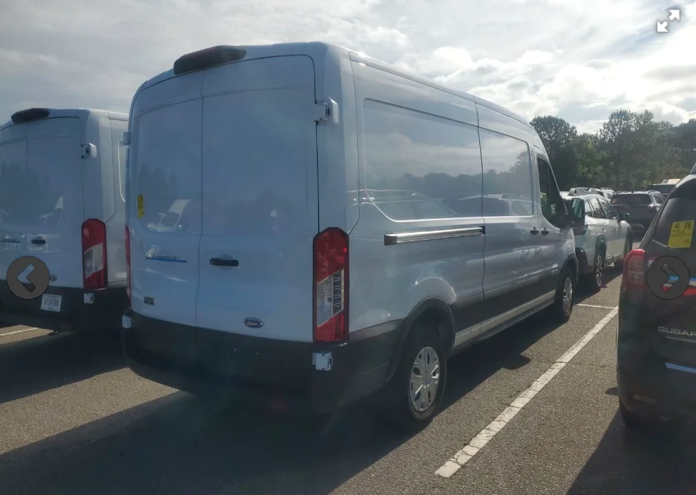 Used 2023 Oxford White Ford Base image 3
