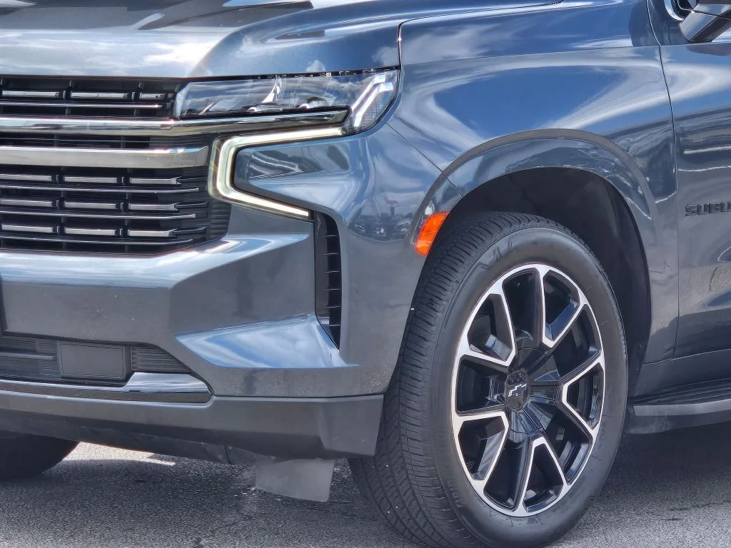 Used 2021 Gray Chevrolet RST image 2