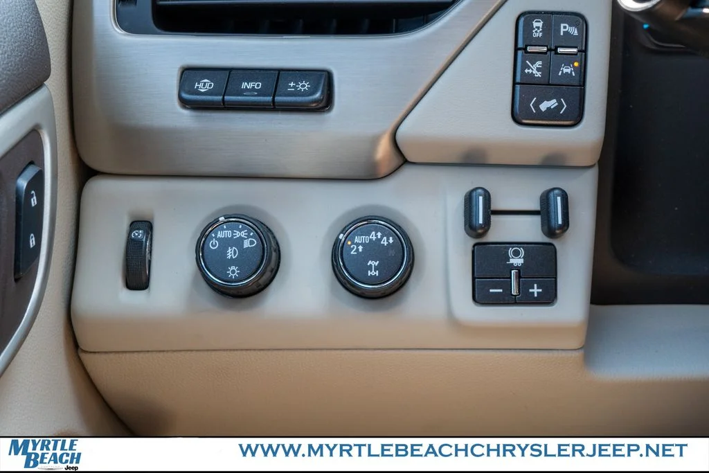 Used 2017 Quicksilver Metallic GMC Denali image 31