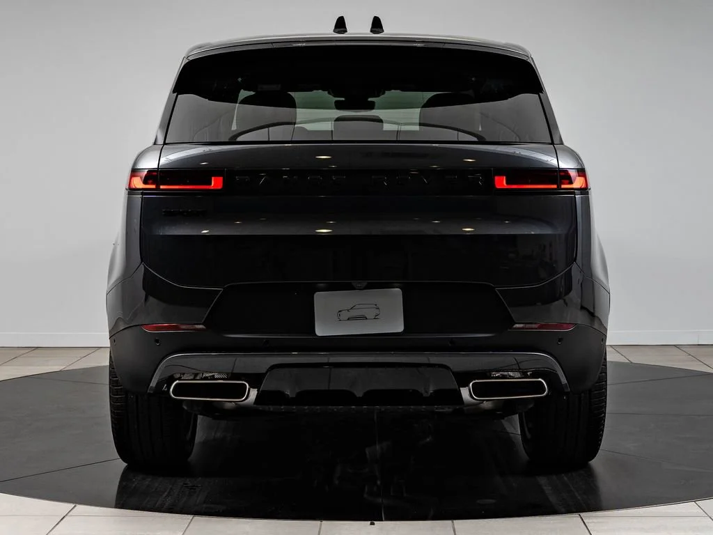 New 2026 Carpathian Grey Land Rover SE image 7