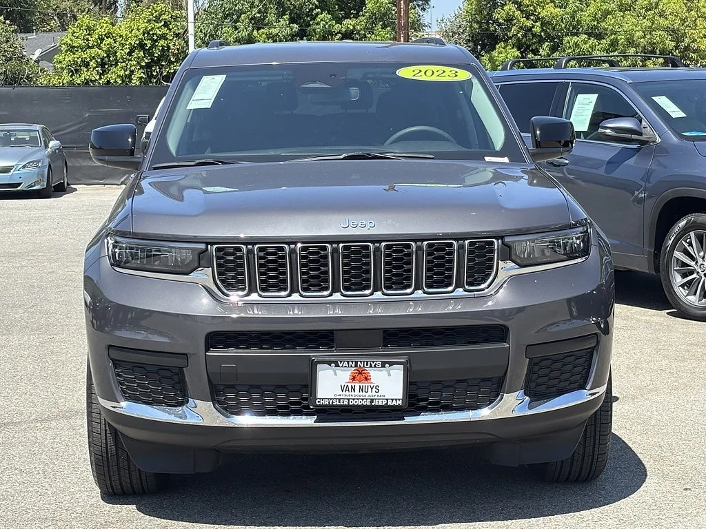 Used 2023 Gray Jeep Laredo image 6