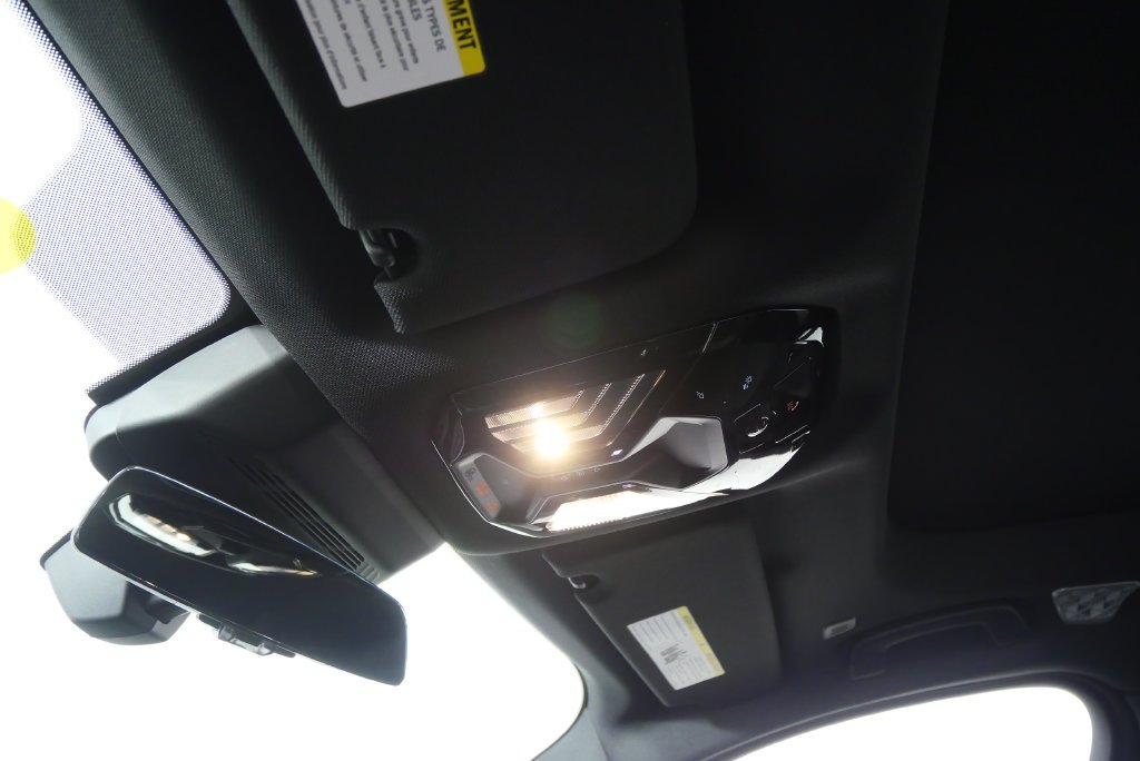 2026 BMW 7 Series 750e - Photo 22