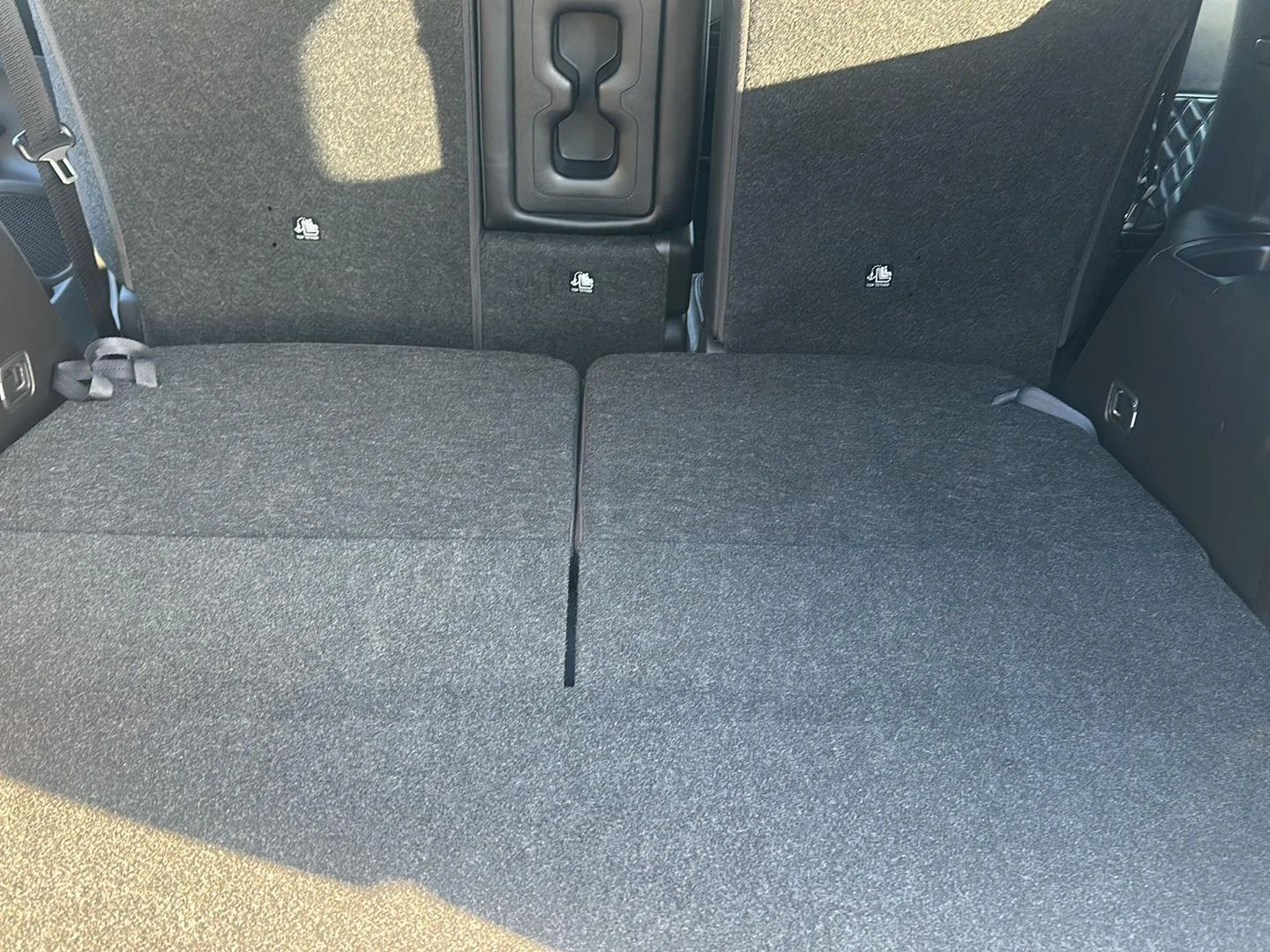 Used 2024 White Diamond Mitsubishi SEL image 16