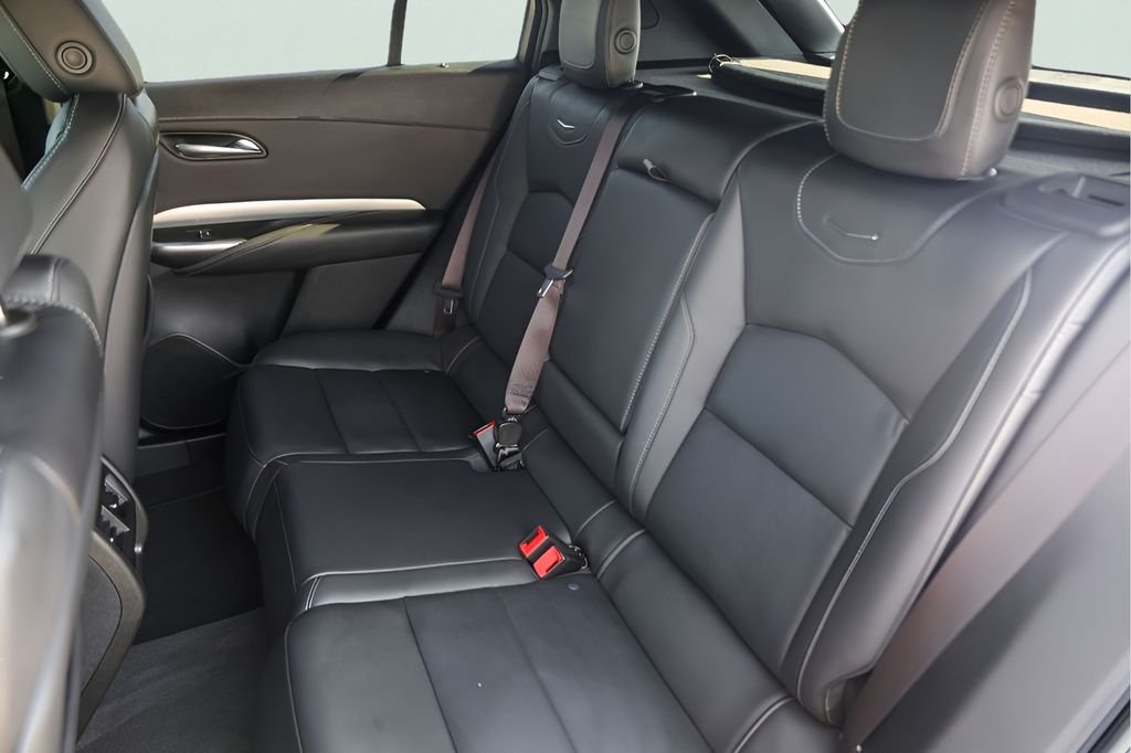 Used 2022  Cadillac Premium Luxury image 28