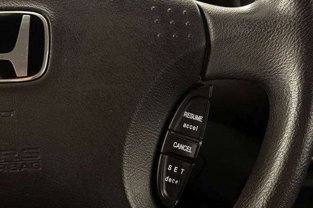Used 2005 Magnesium Metallic Honda LX image 28