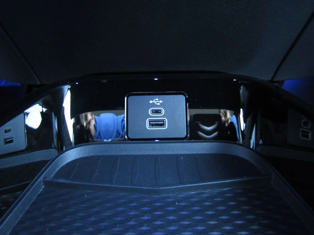 2025 Ford Mustang Mach-E GT - Photo 27