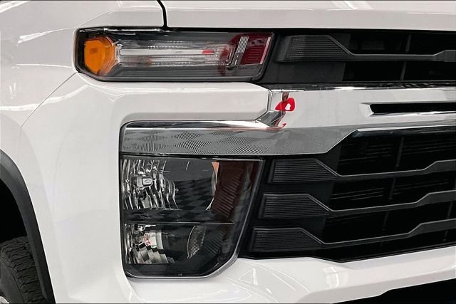 Used 2025 Summit White Chevrolet LT image 34