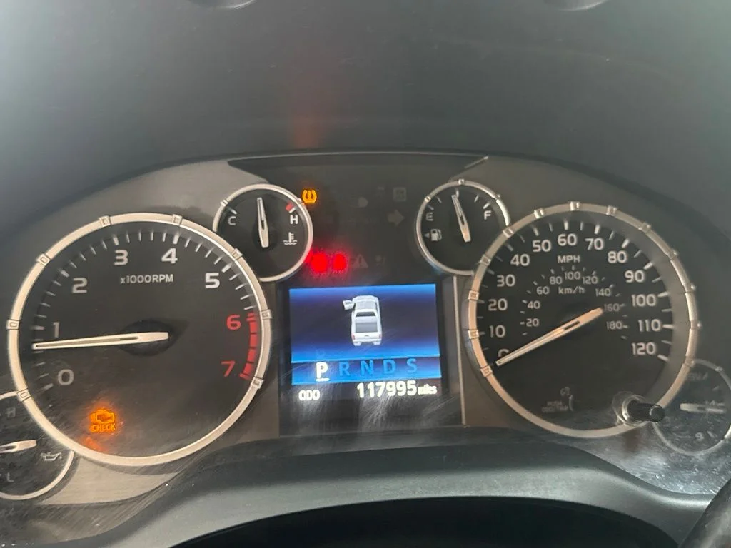 Used 2014 Silver Sky Metallic Toyota SR5 image 22