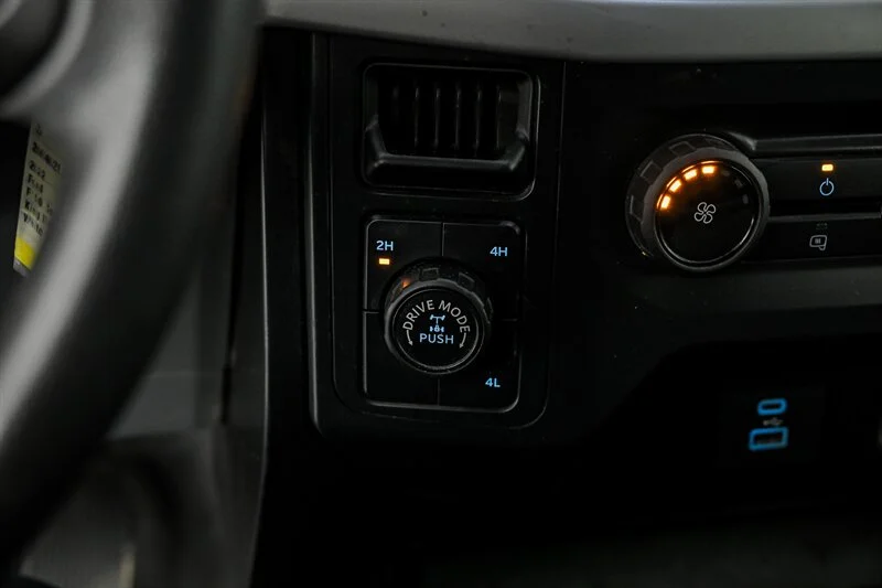 Used 2022 Oxford White Ford XL image 21