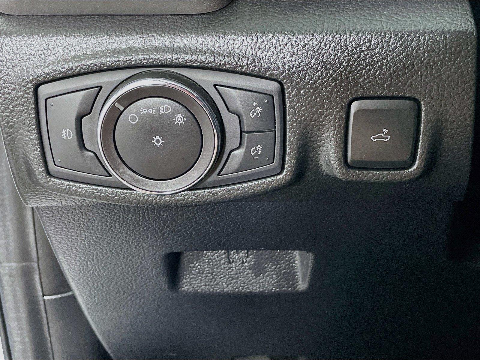 Used 2021 Oxford White Ford XLT image 13