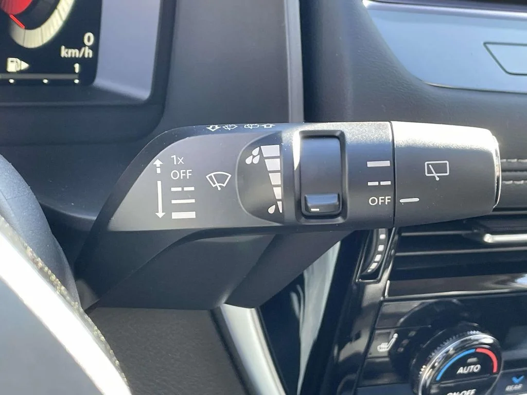 New 2026 Gray Nissan Platinum image 23