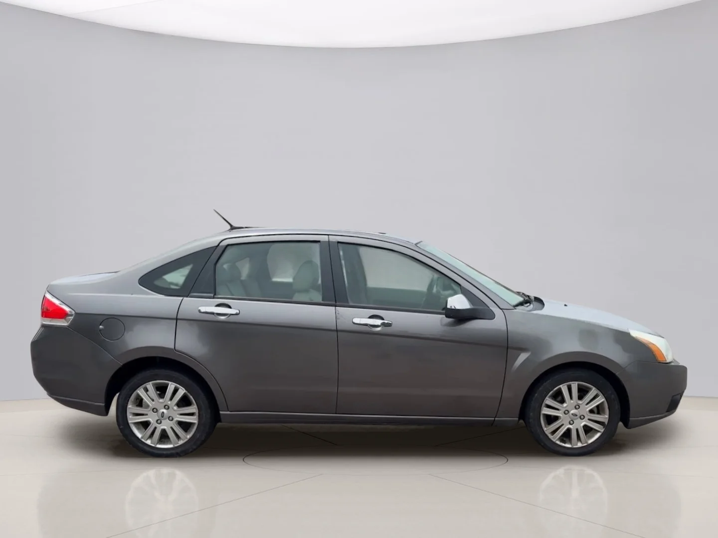 Used 2010 Silver Ford SEL image 6
