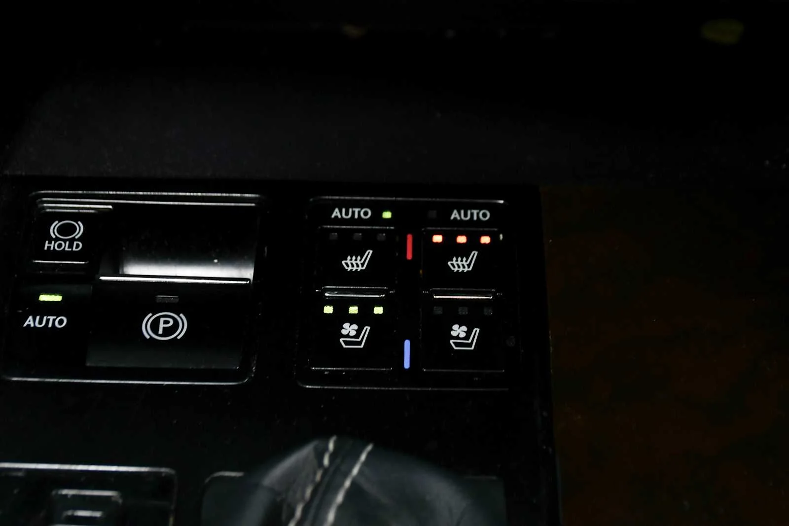 Used 2019 Nightfall Mica Lexus  image 24