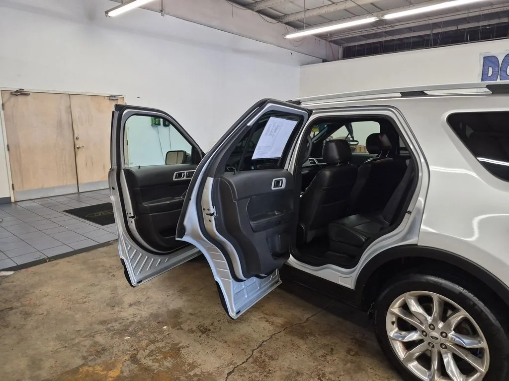 Used 2015 Ingot Silver Ford Limited image 13