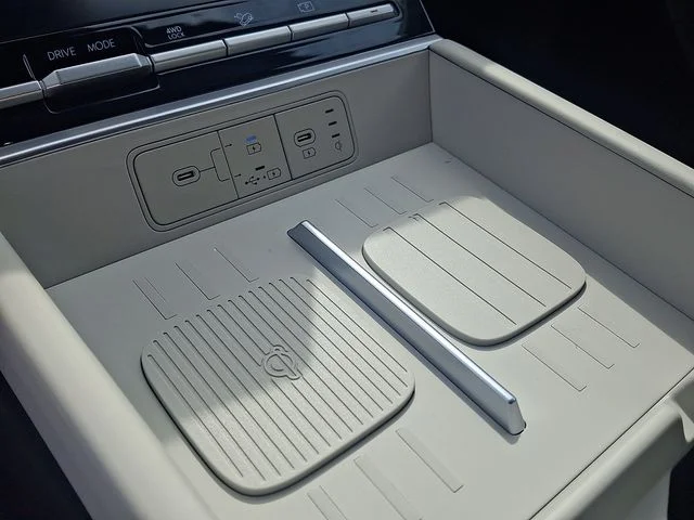 New 2027 White Hyundai SEL image 16